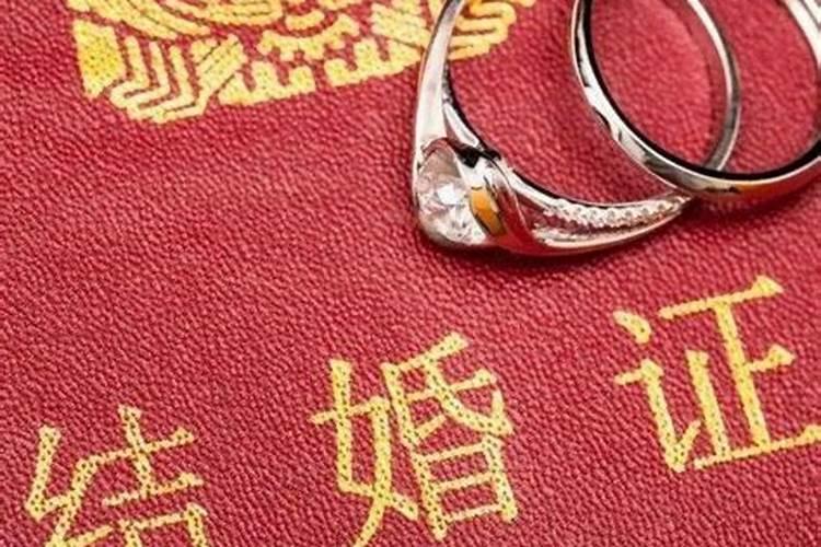 2019年婚姻法,谁提出离婚就要20万吗为什么