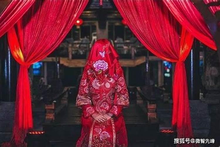 为什么有的八字适合晚婚呢女性