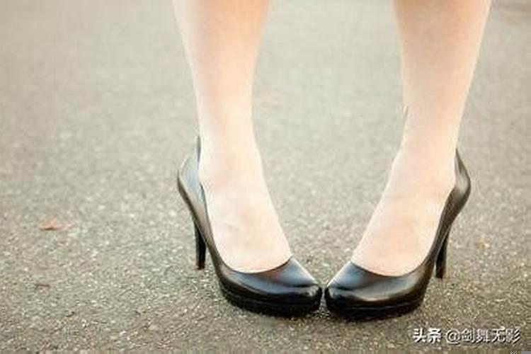 为什么八字脚走路很舒服