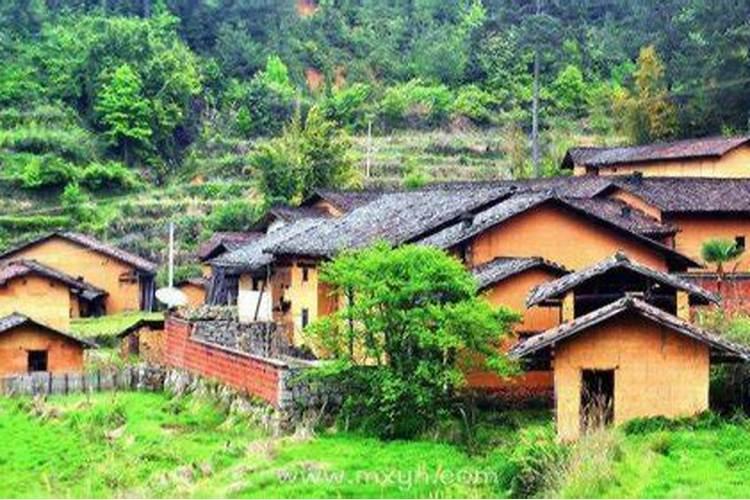 梦见小时候住的房子漏雨了什么意思呀