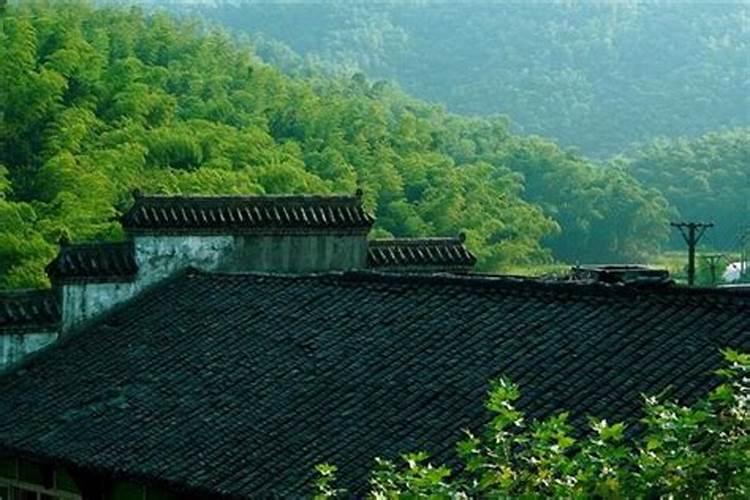 梦见屋子漏雨了是什么意思